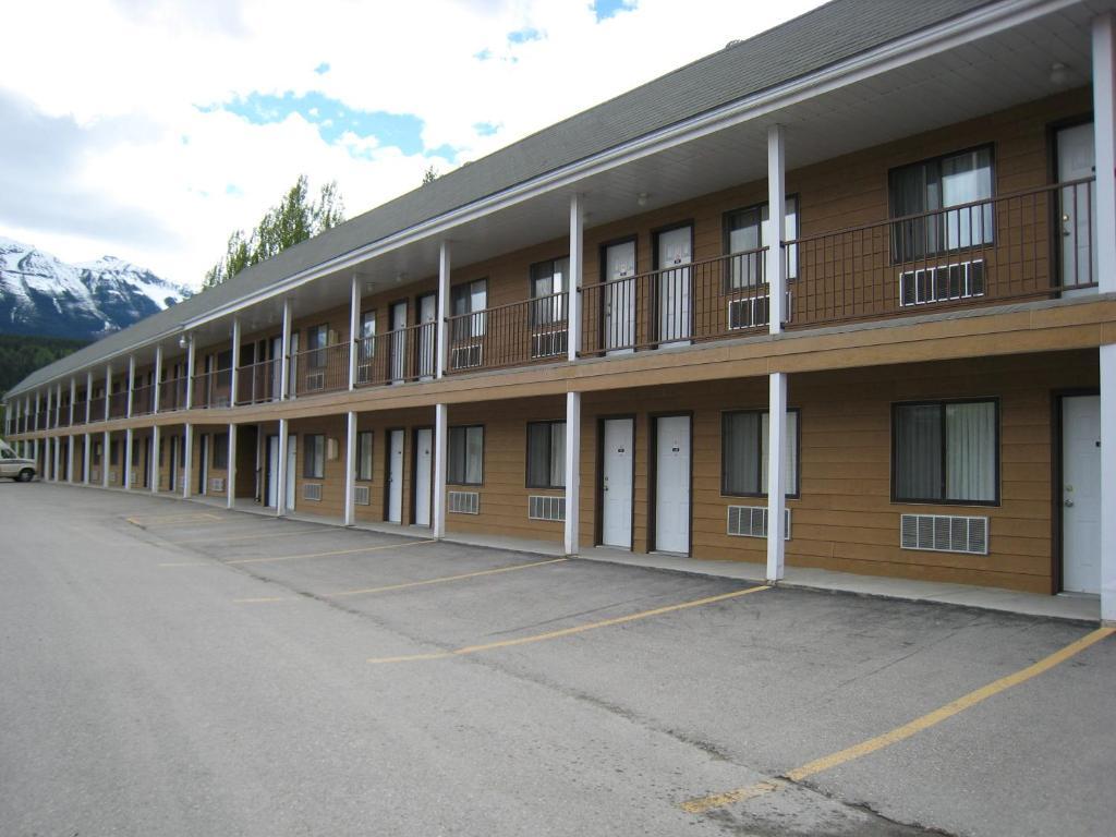 Mary'S Motel Golden Bagian luar foto