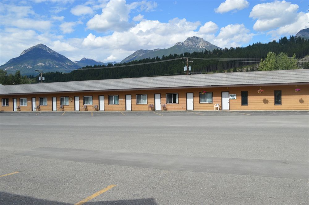 Mary'S Motel Golden Bagian luar foto